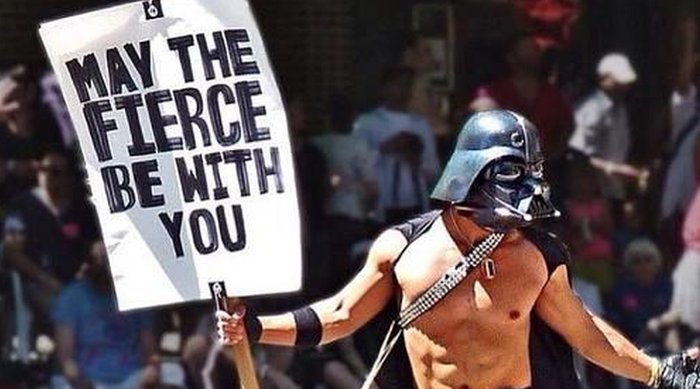 Darth Vader topless, speciaal voor de vrouwen