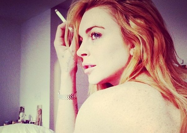 Lindsay Lohan topless op Instagram