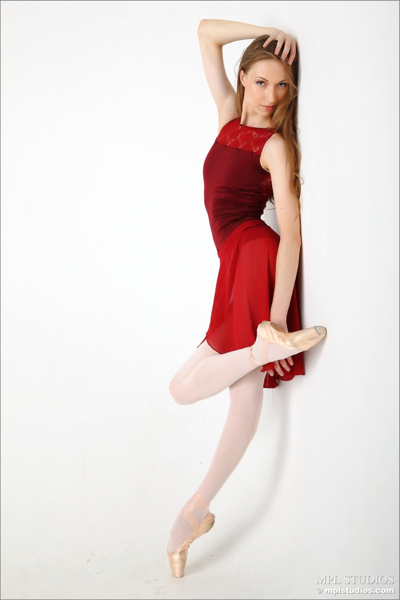 een-naakte-ballerina-001