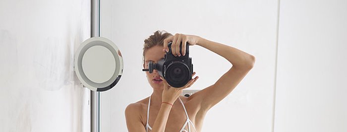 De betere naakte selfies, bloot in de badkamer