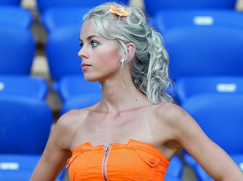 Knappe Nederlandse vrouwen die van voetbal houden