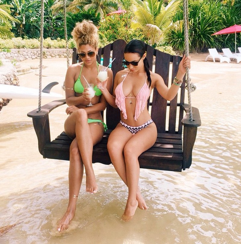 twee-vrouwen-bikini-jamaica
