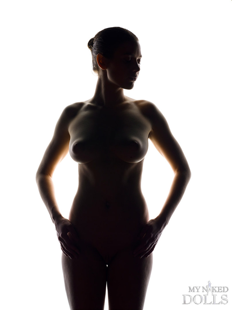 erotic-photoshoot-with-curvy-yasmeen-09