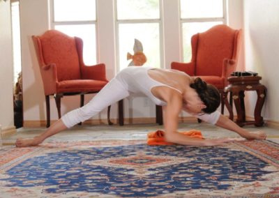 sportschool en yoga vrouw jenni lee gaat naakt 18