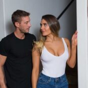 Ella Reese neukt met de vriend van haar beste vriendin
