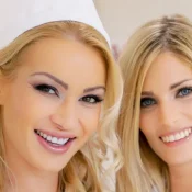 2 knappe verpleegsters hebben lesbische sex